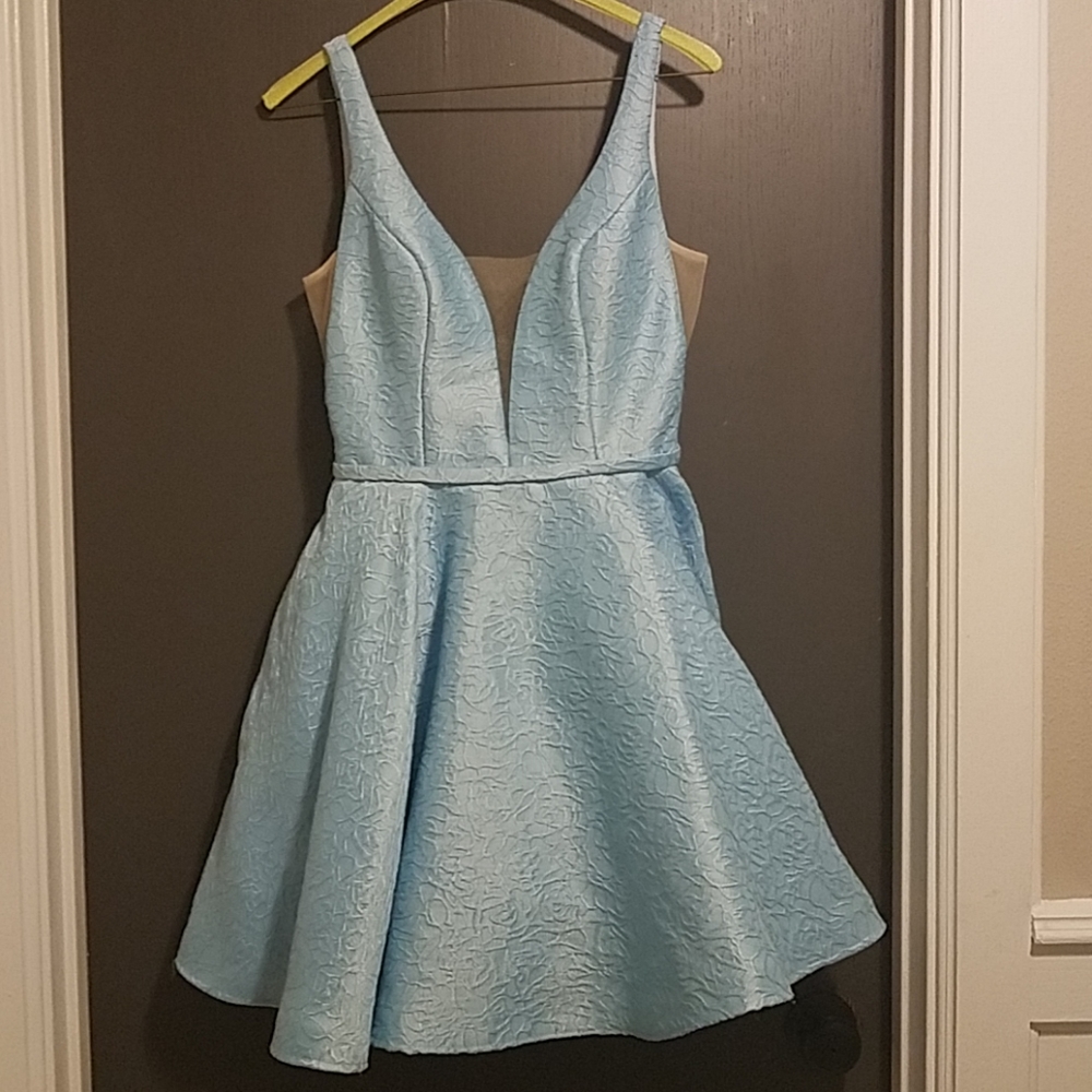 Dress - Picture 2 of 3